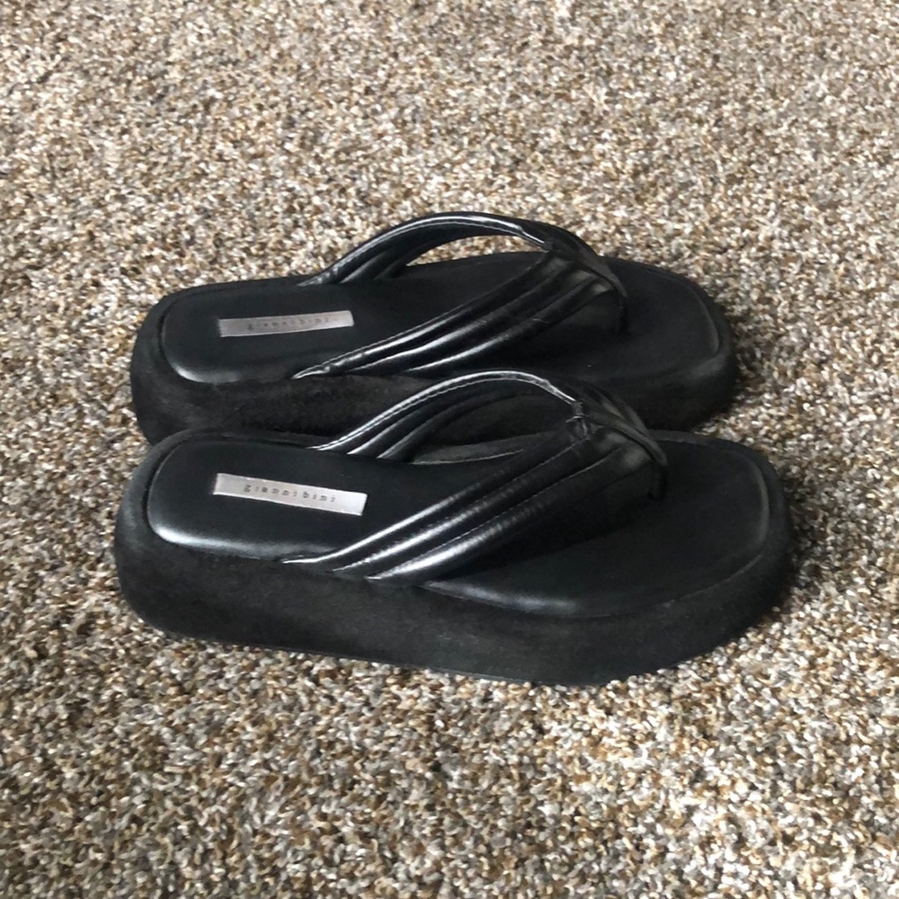 Suede platform, flip-flops